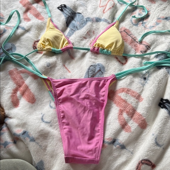 Bikini set - Picture 3 of 4